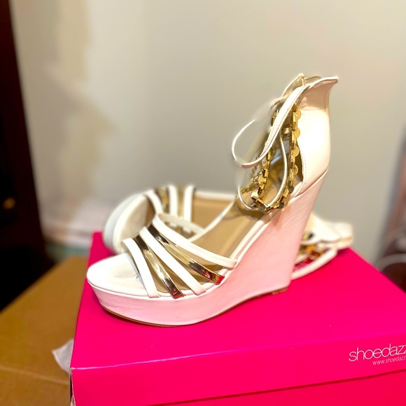 Janey- white & gold wedges - Picture 1 of 1
